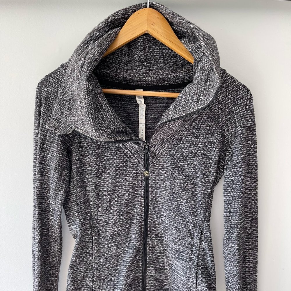 LULULEMON zip up jacket
